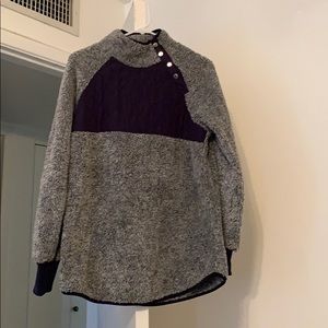 Like new, navy fleece snap